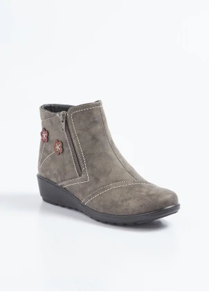 BOOTS - OLYSSIA